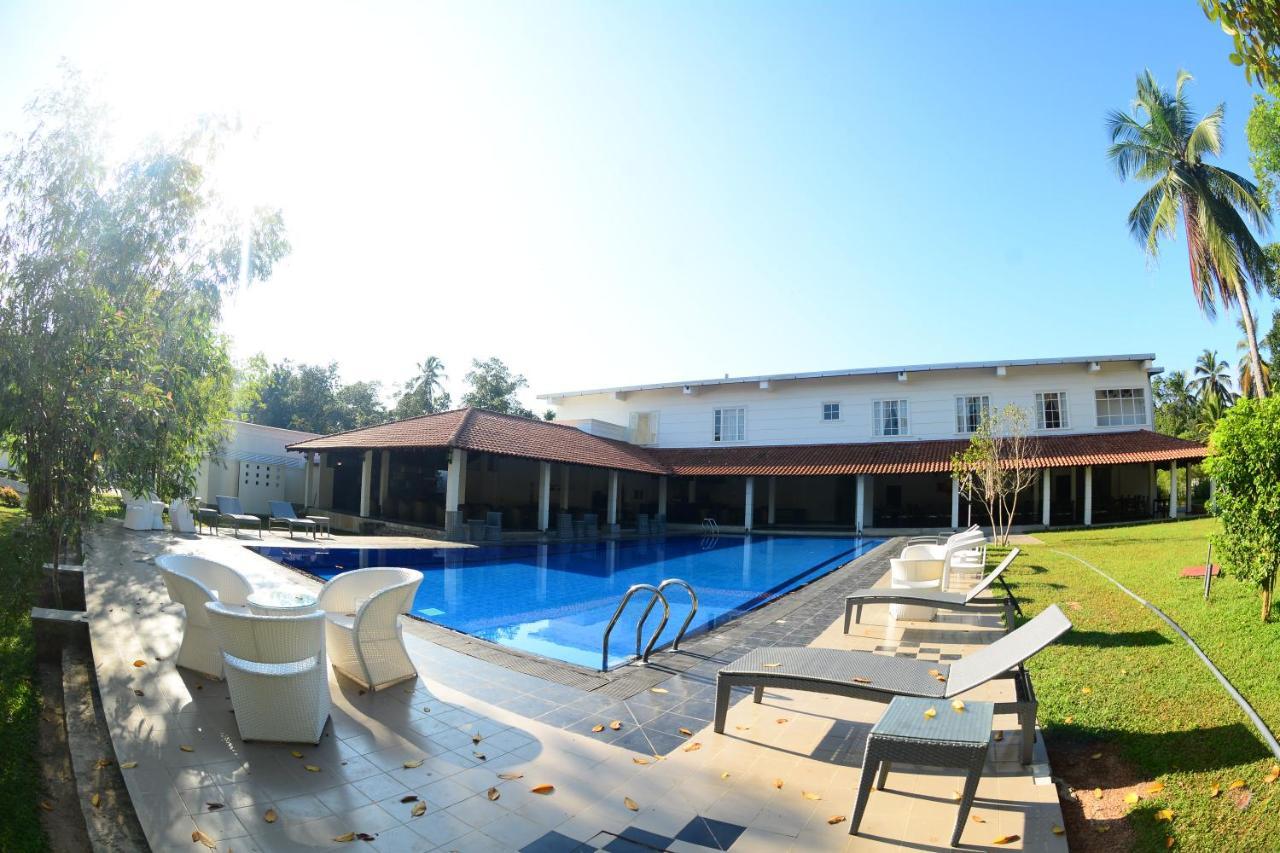 The Covanro Airport Hotel - Katunayake Gampaha Esterno foto