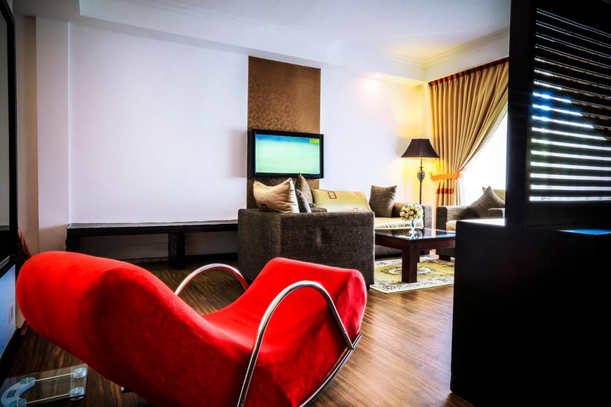The Covanro Airport Hotel - Katunayake Gampaha Esterno foto