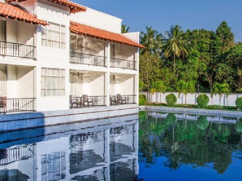 The Covanro Airport Hotel - Katunayake Gampaha Esterno foto