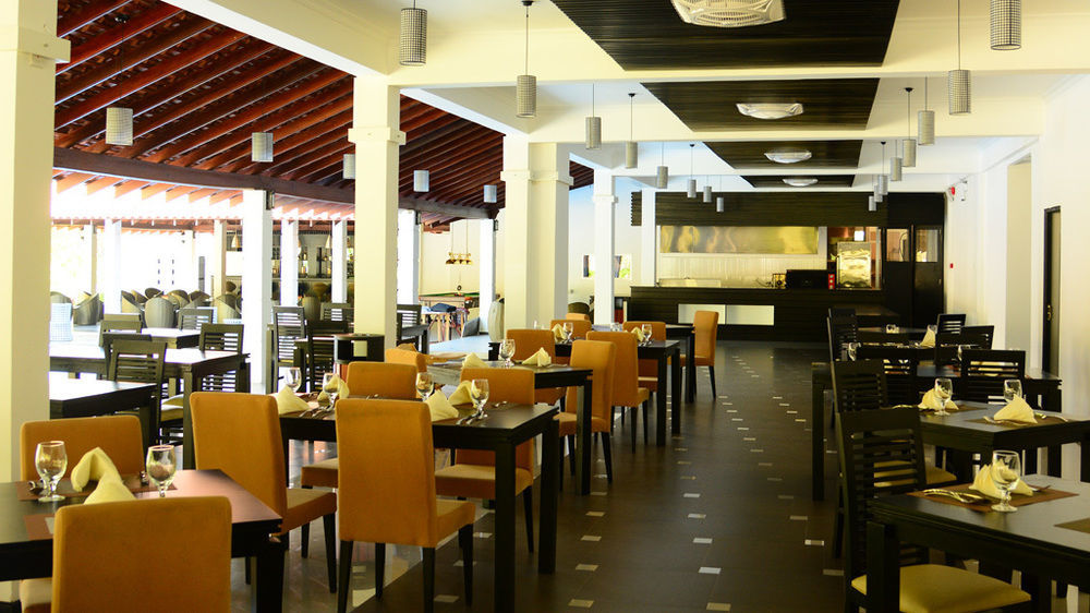 The Covanro Airport Hotel - Katunayake Gampaha Esterno foto