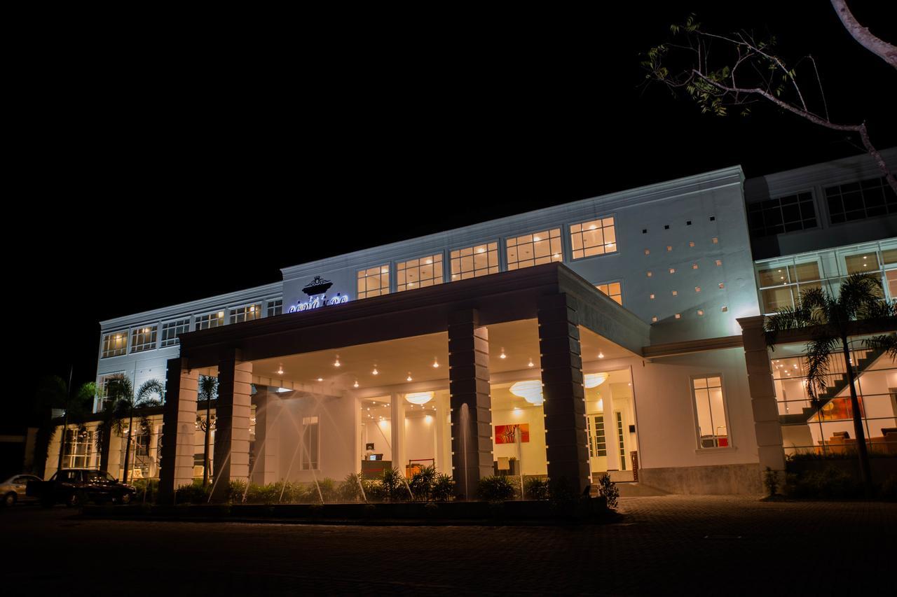 The Covanro Airport Hotel - Katunayake Gampaha Esterno foto