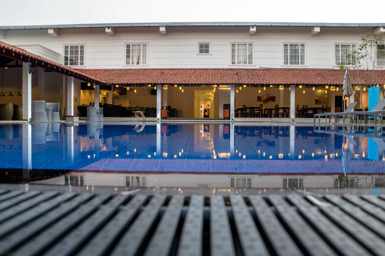 The Covanro Airport Hotel - Katunayake Gampaha Esterno foto