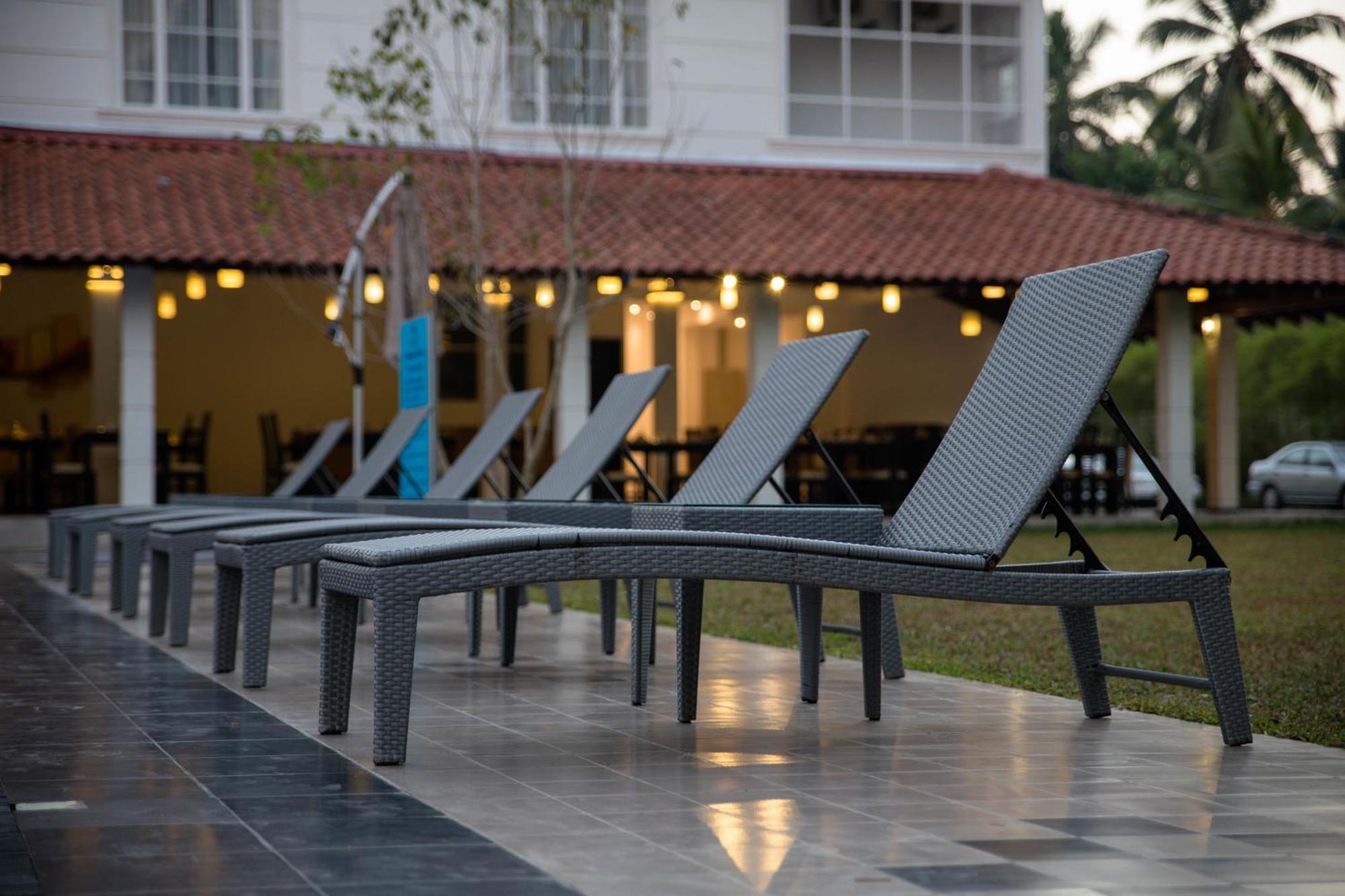 The Covanro Airport Hotel - Katunayake Gampaha Esterno foto
