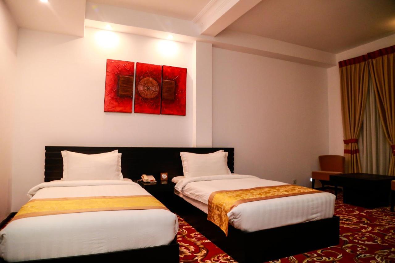The Covanro Airport Hotel - Katunayake Gampaha Esterno foto